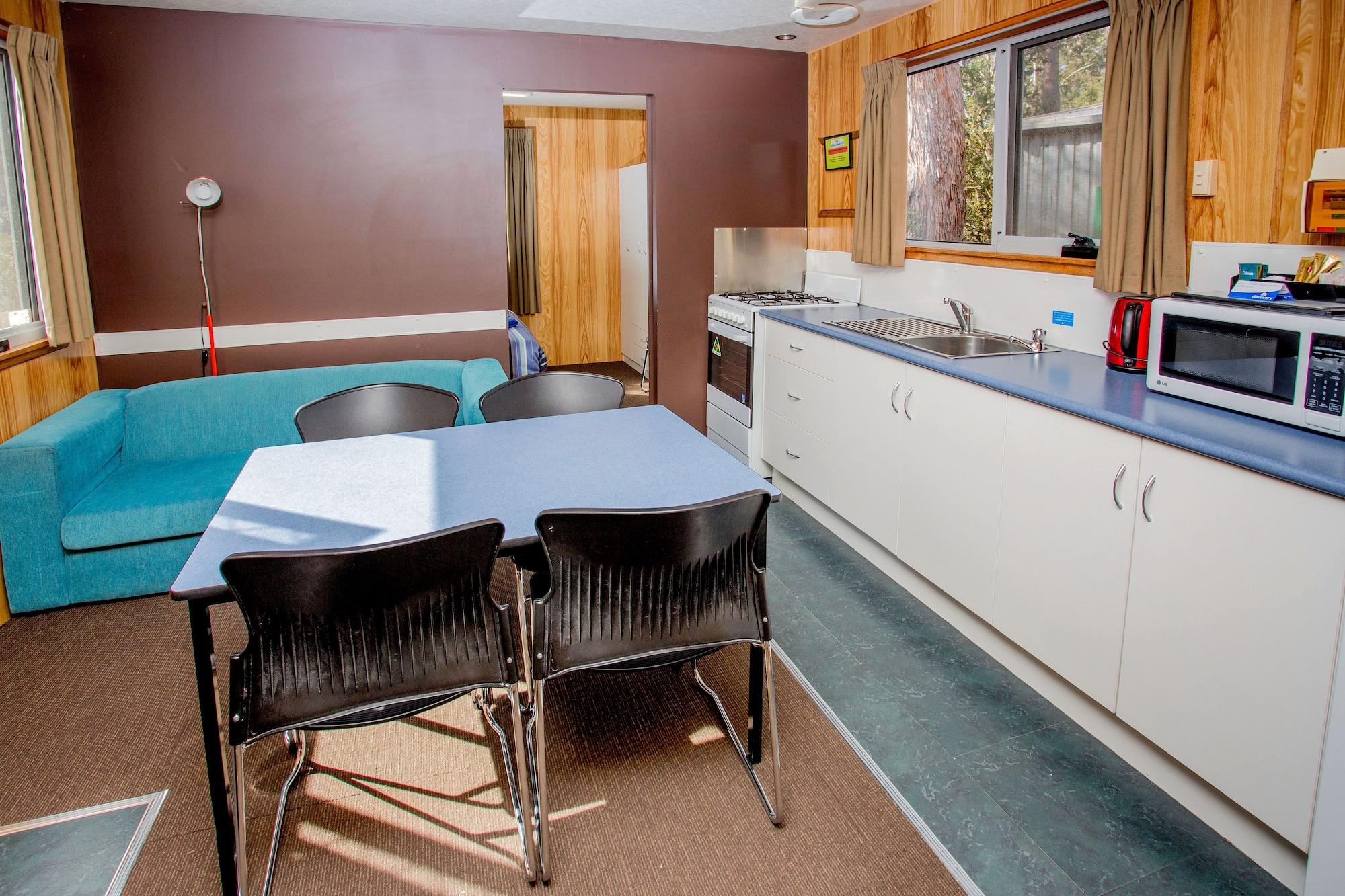 Lodge Discovery Parks - *