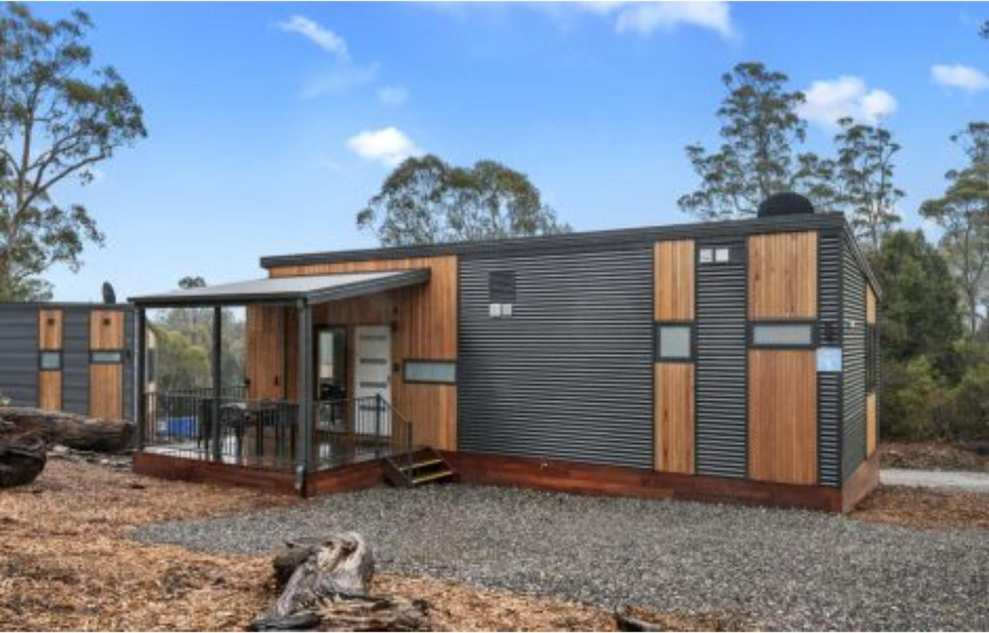 Lodge Discovery Parks - *