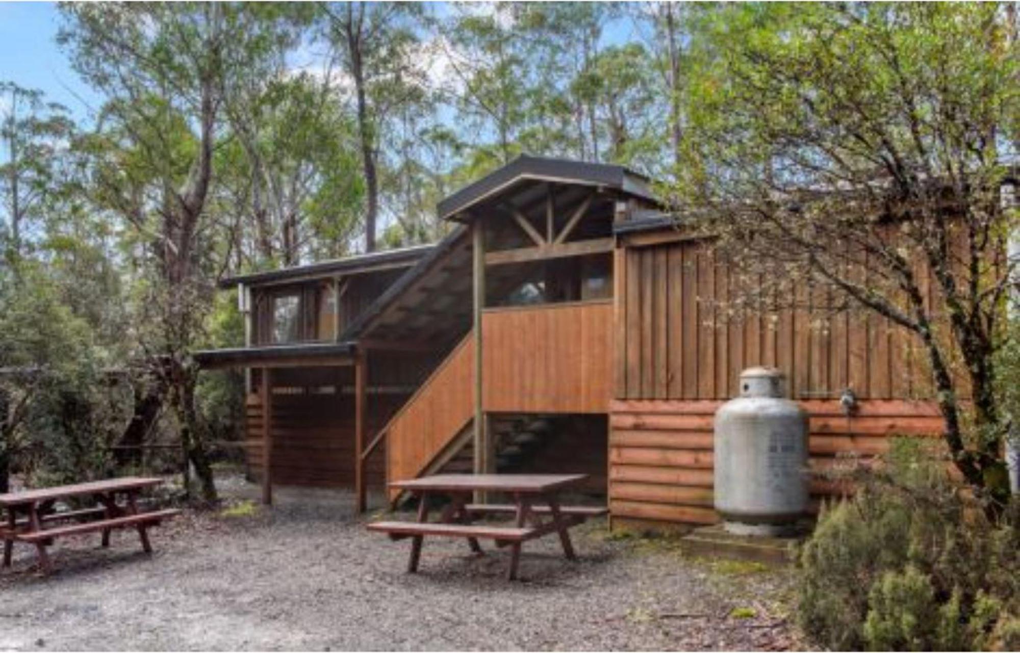 Lodge Discovery Parks - *