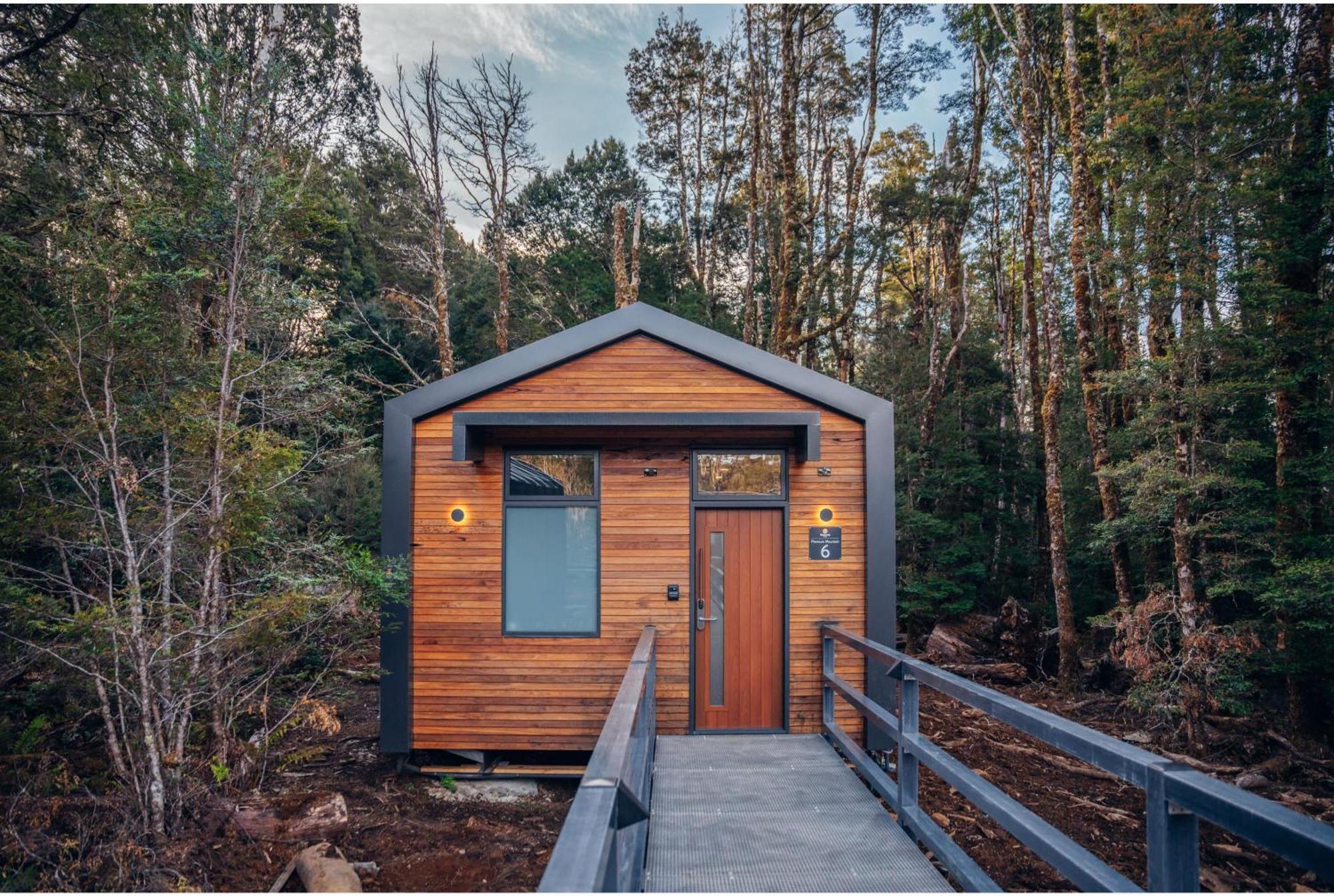 Lodge Discovery Parks - *
