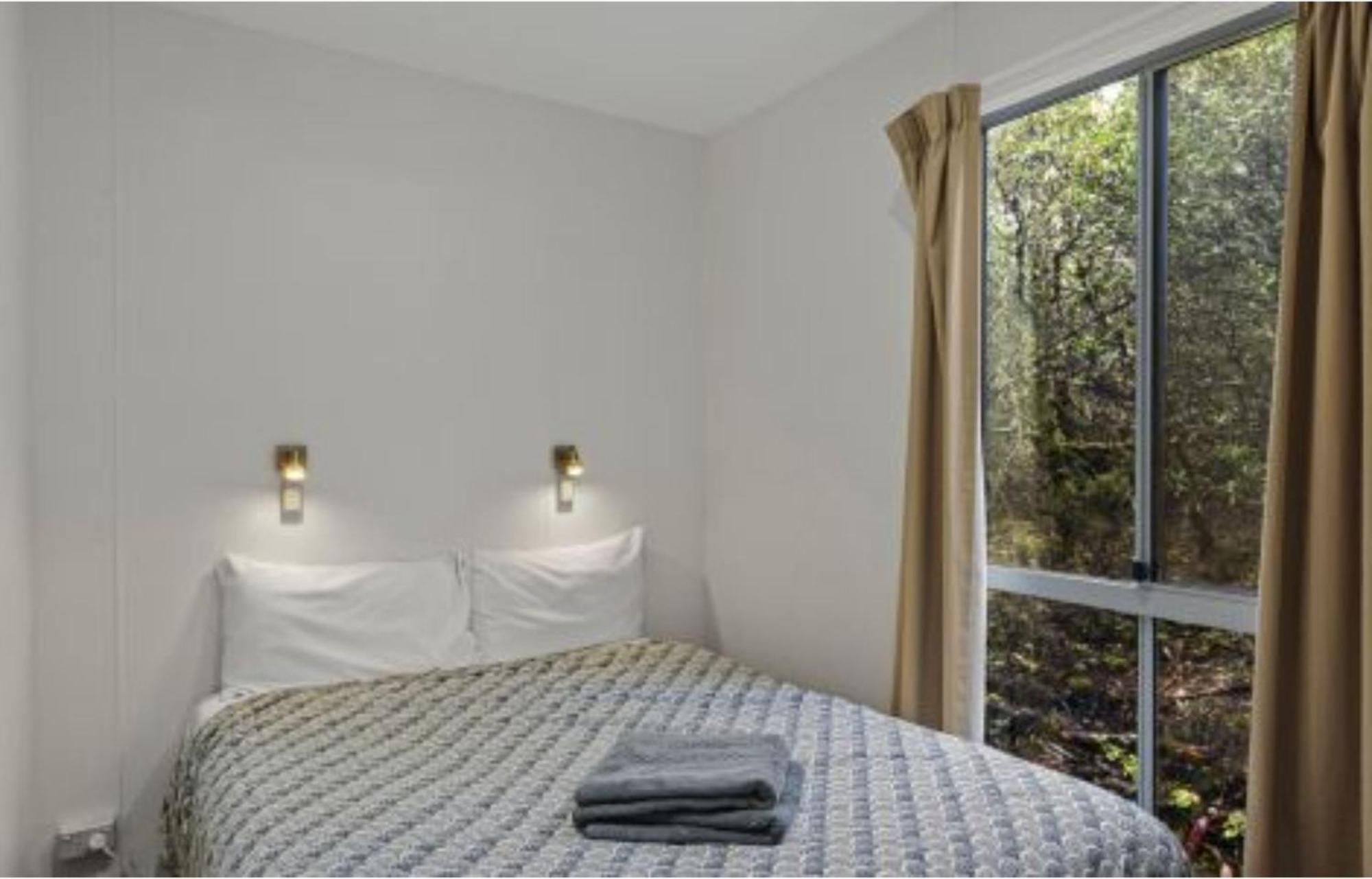 Lodge Discovery Parks - *