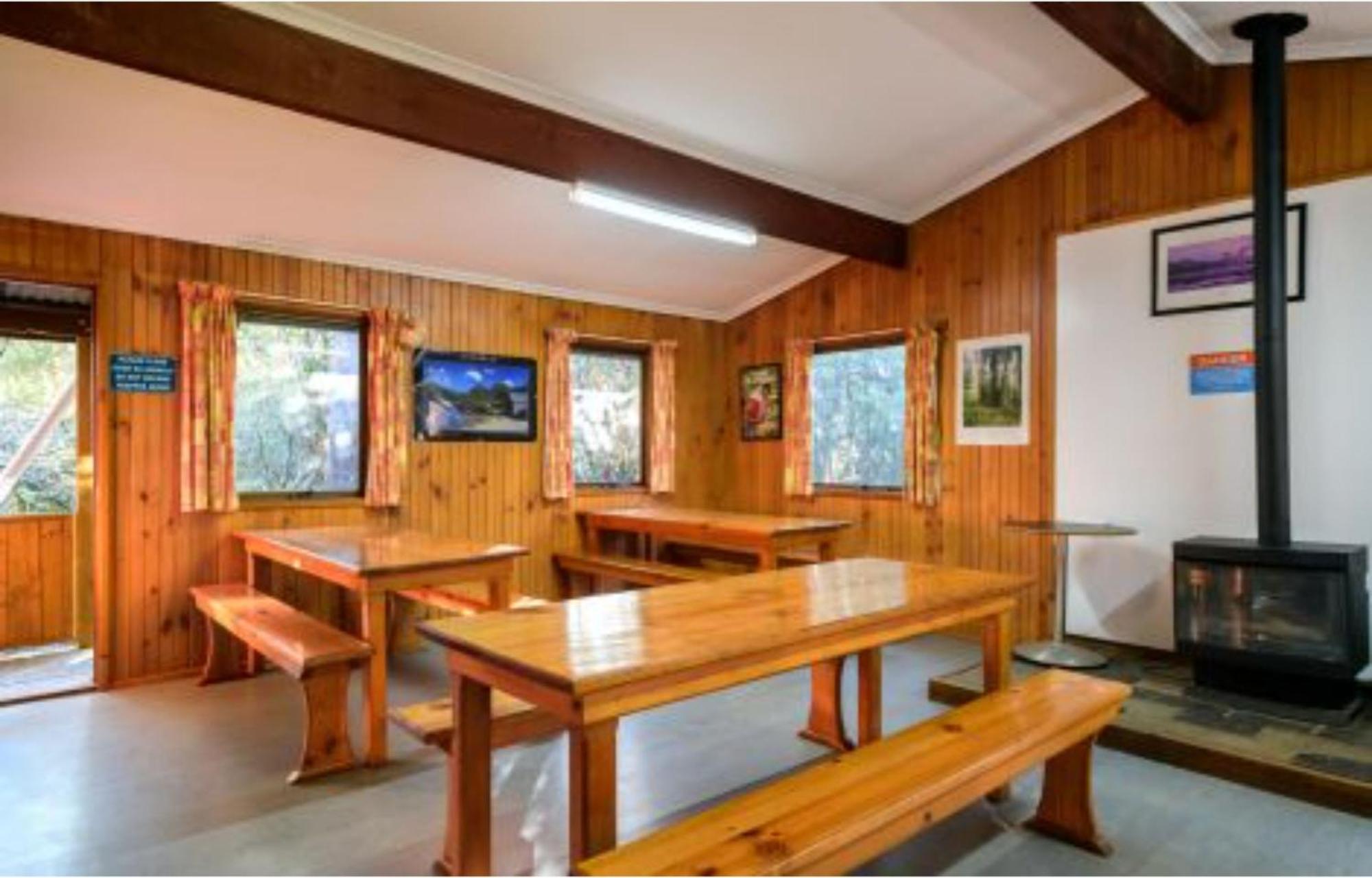 Lodge Discovery Parks -